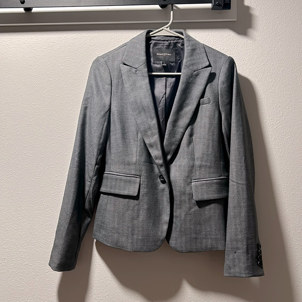 Banana Republic Women’s Classic Blazer